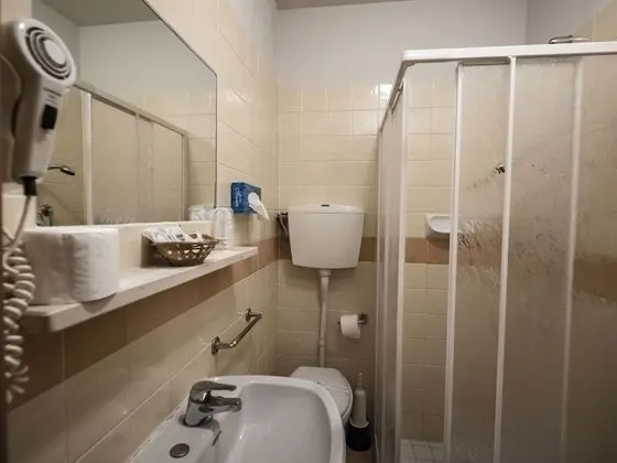 Standard Dört Kişilik Oda