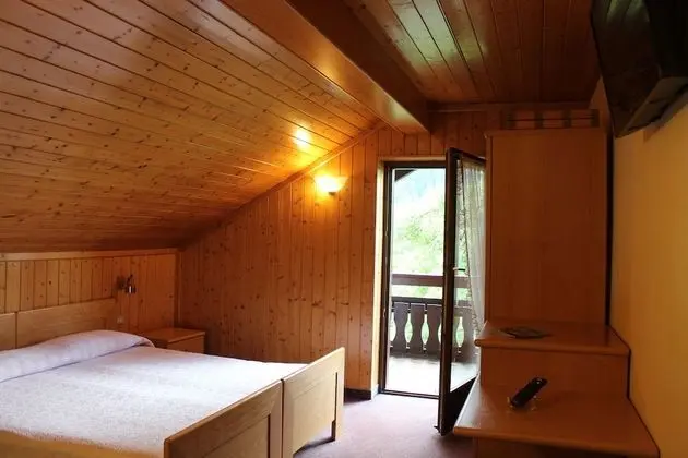 Dört Kişilik Oda, Dağ Manzaralı