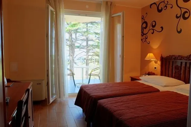 Standard Tek Büyük veya İki Ayrı Yataklı Oda, Balkon