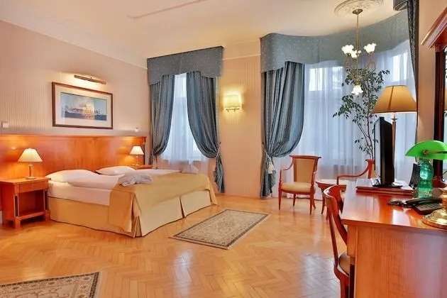 Deluxe Tek Büyük Yataklı Oda