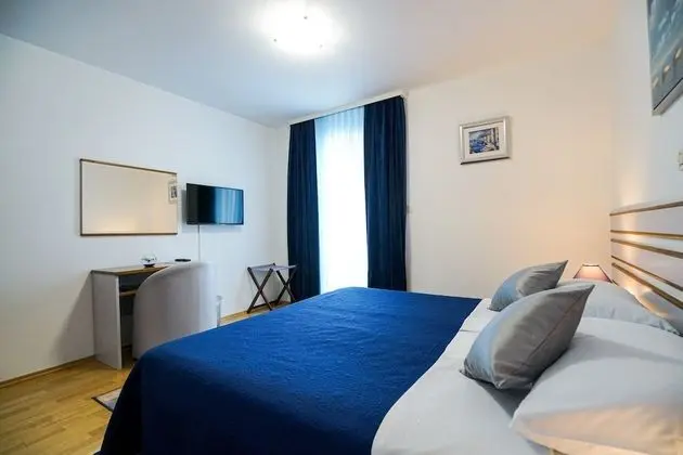 Tek Büyük Yataklı Oda, Balkon, Deniz Manzaralı