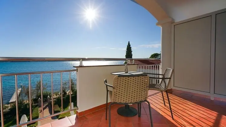 Tek Büyük Yataklı Oda, Balkon, Deniz Manzaralı