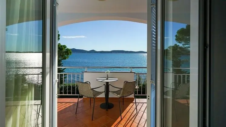 Tek Büyük Yataklı Oda, Balkon, Deniz Manzaralı