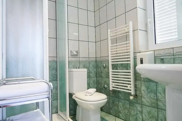 Üç Kişilik Oda, Balkon, Kısmi Deniz Manzaralı