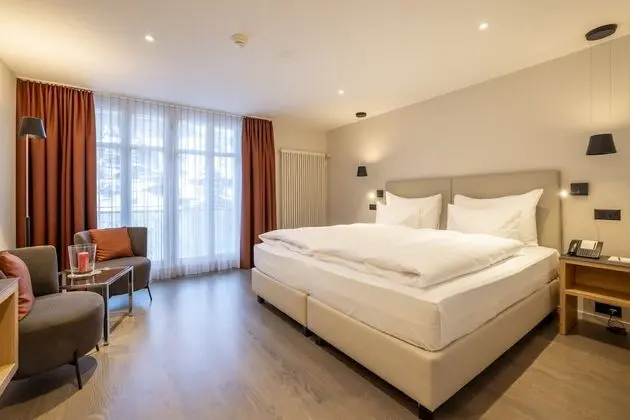 Classic Tek Büyük veya İki Ayrı Yataklı Oda, Balkon, Bahçe Manzaralı