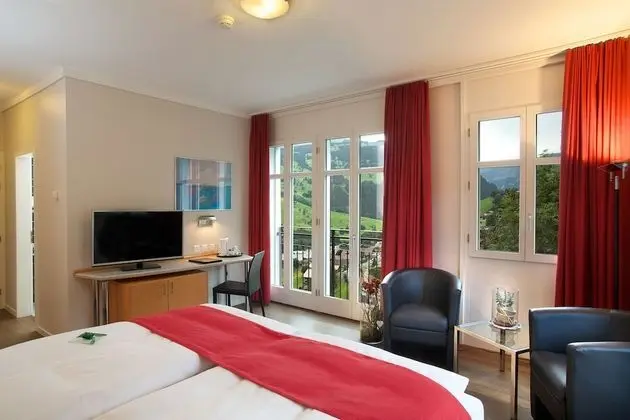 Classic Tek Büyük veya İki Ayrı Yataklı Oda, Balkon, Bahçe Manzaralı
