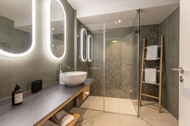 Classic Tek Büyük veya İki Ayrı Yataklı Oda, Balkon, Bahçe Manzaralı