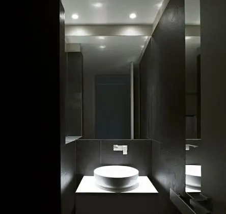 Süit, Ek Bina (Rock, 50 meters away)