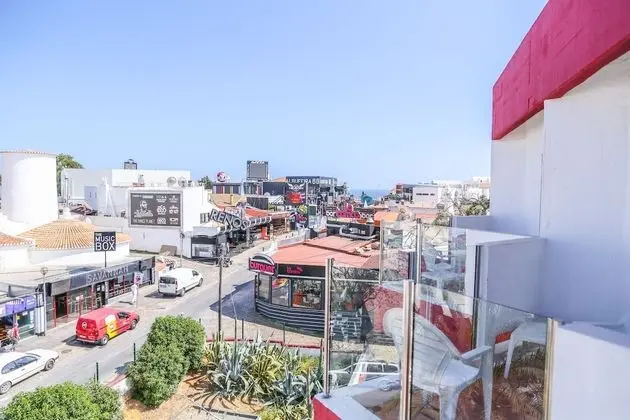 Tek Büyük veya İki Ayrı Yataklı Oda, Şehir Manzaralı