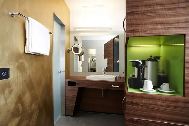 Design Tek Büyük Yataklı Oda, 1 Büyük (Queen) Boy Yatak, Göl Manzaralı