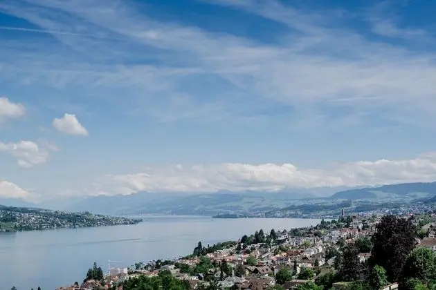 Design Tek Büyük Yataklı Oda, 1 Büyük (Queen) Boy Yatak, Göl Manzaralı