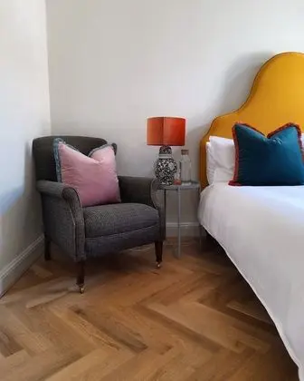 Tek Büyük Yataklı Oda, Ortak Banyo