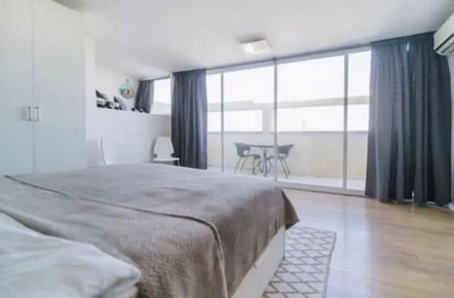 Three rooms apartment with 3 Balconies