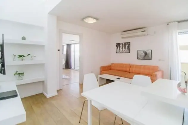 Three rooms apartment with 3 Balconies