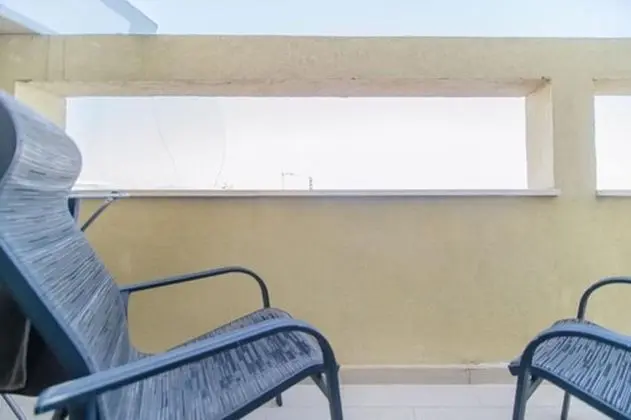 Two rooms with 2 Balconies