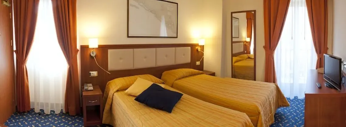 Tek Büyük veya İki Ayrı Yataklı Oda