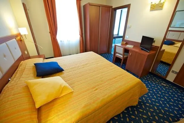 Tek Büyük veya İki Ayrı Yataklı Oda