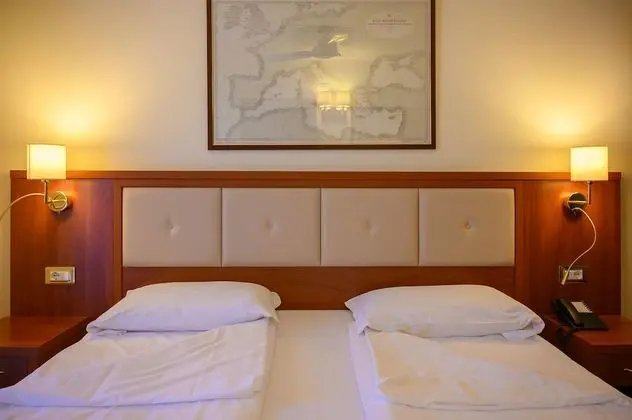 Tek Büyük veya İki Ayrı Yataklı Oda