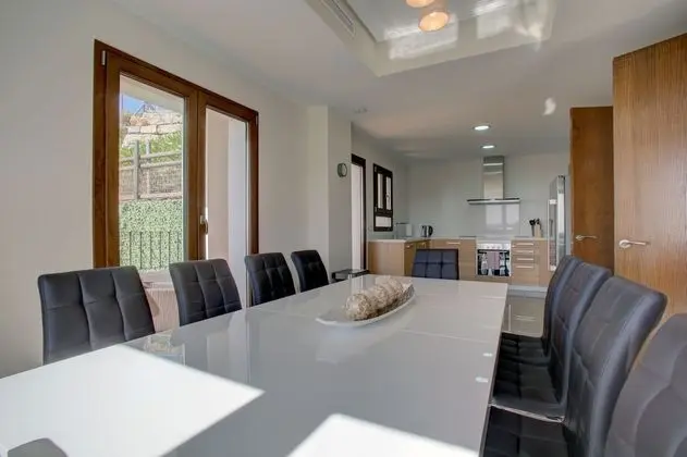 Villa, 5 Yatak Odası, Sigara İçilmez, Deniz Manzaralı