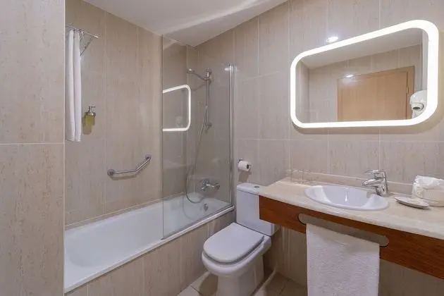 Tek Büyük Yataklı Oda, Balkon, Dağ Manzaralı