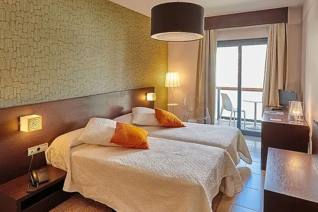 Tek Büyük Yataklı Oda, Balkon, Dağ Manzaralı