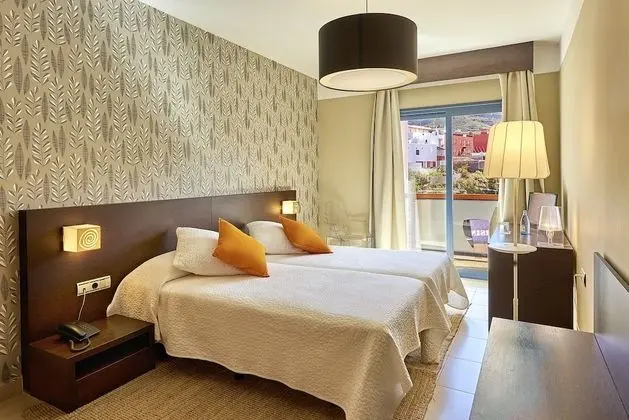 Tek Büyük Yataklı Oda, Balkon, Dağ Manzaralı