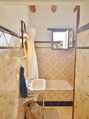 Tek Büyük Yataklı Oda, 1 Yatak Odası, Havuz Kullanımı, Avlu Manzaralı