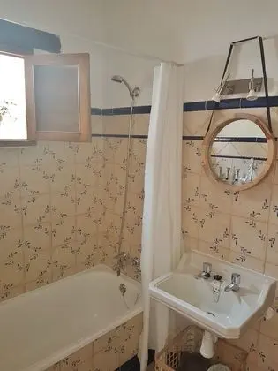 Tek Büyük Yataklı Oda, 1 Yatak Odası, Havuz Kullanımı, Avlu Manzaralı