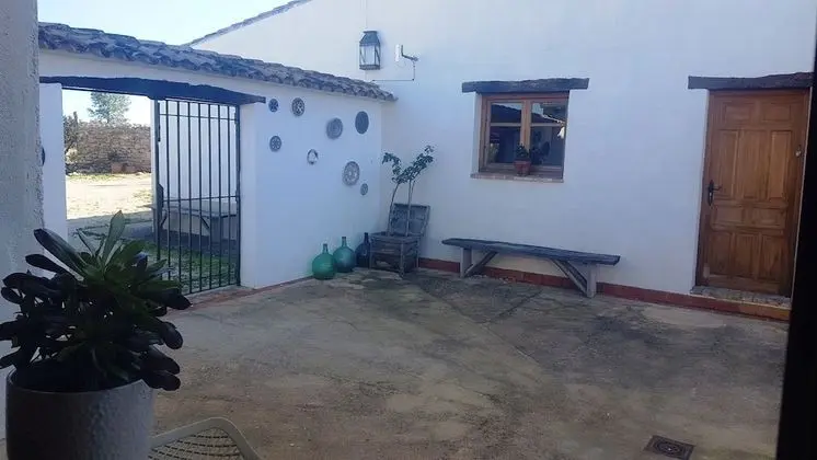 Tek Büyük Yataklı Oda, 1 Yatak Odası, Havuz Kullanımı, Avlu Manzaralı