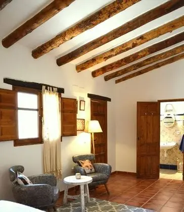 Üç Kişilik Oda, Birden Çok Yatak, Havuz Kullanımı, Avlu Manzaralı