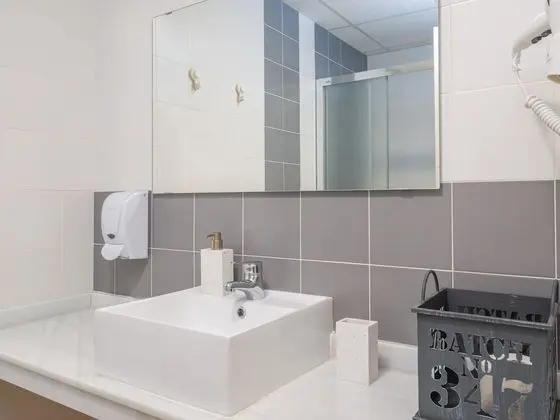 Exclusive Tek Büyük Yataklı Oda