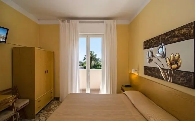 Tek Büyük Yataklı Oda