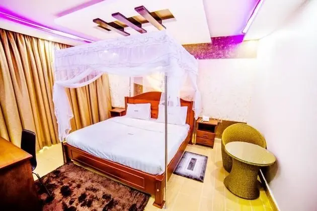 Deluxe Tek Büyük Yataklı Oda