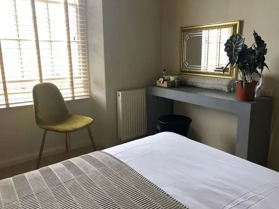 Tek Büyük Yataklı Oda, Banyolu/Duşlu