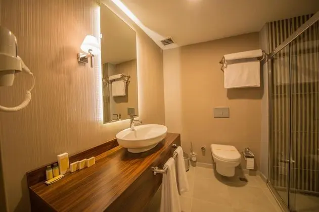 Çift Kişilik, Bahçe Manzaralı