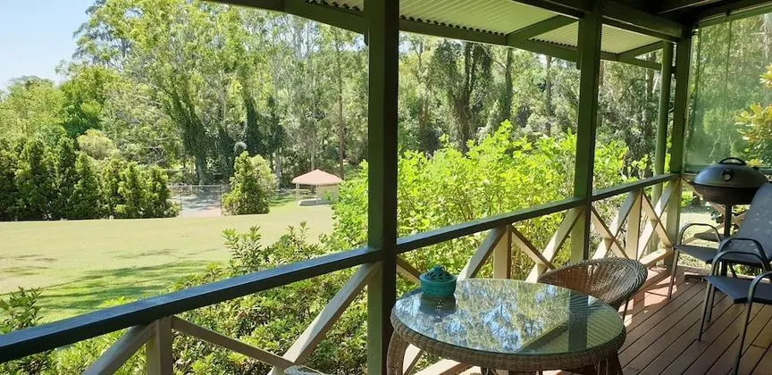 Kır Evi, Bahçeli