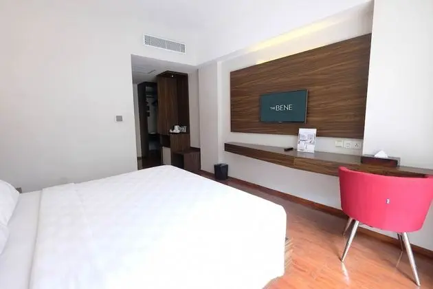 Pool Access Room
