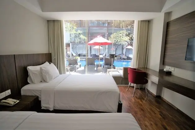 Pool Access Room