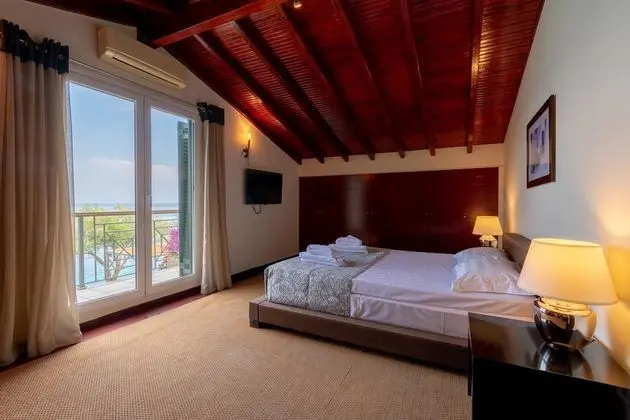 Villa, 4 Yatak Odası, Denize Sıfır