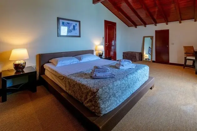 Villa, 4 Yatak Odası, Denize Sıfır