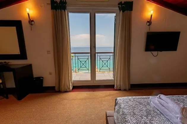 Villa, 4 Yatak Odası, Denize Sıfır
