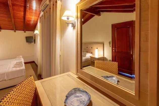 Villa, 4 Yatak Odası, Denize Sıfır