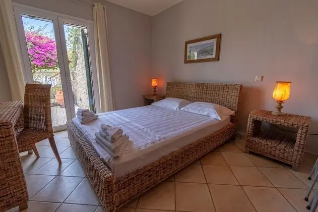 Villa, 4 Yatak Odası, Denize Sıfır