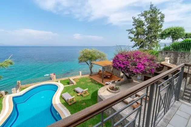 Villa, 4 Yatak Odası, Denize Sıfır