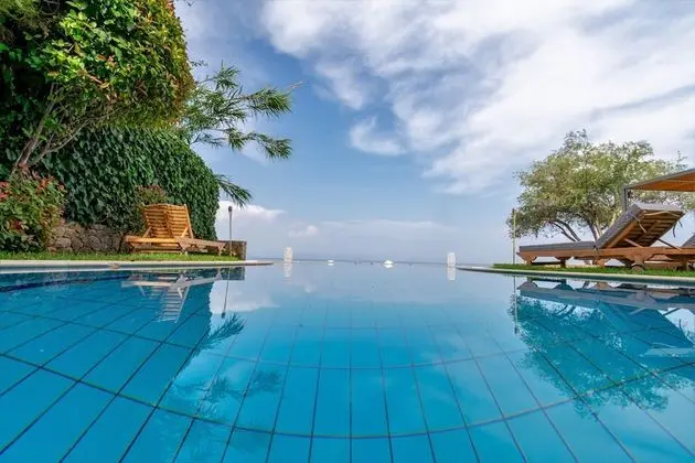 Villa, 4 Yatak Odası, Denize Sıfır