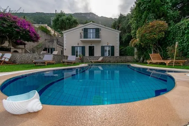 Villa, 4 Yatak Odası, Denize Sıfır