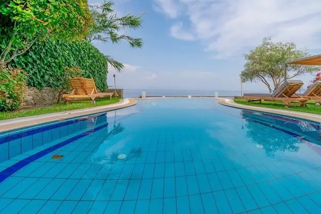 Villa, 4 Yatak Odası, Denize Sıfır
