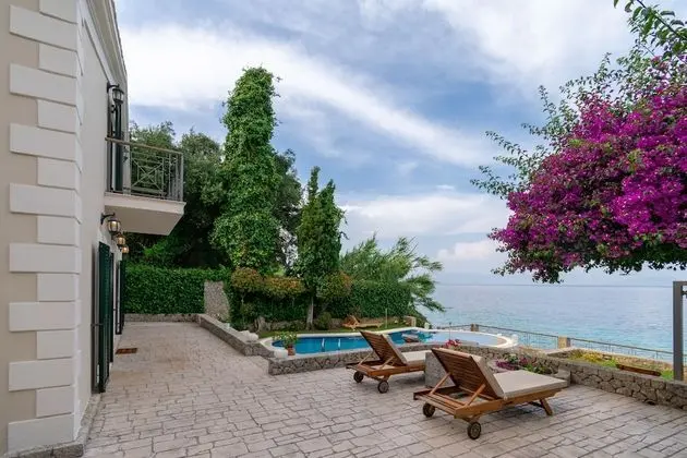 Villa, 4 Yatak Odası, Denize Sıfır