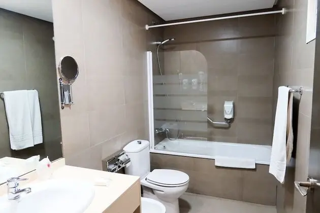 Üç Kişilik Oda