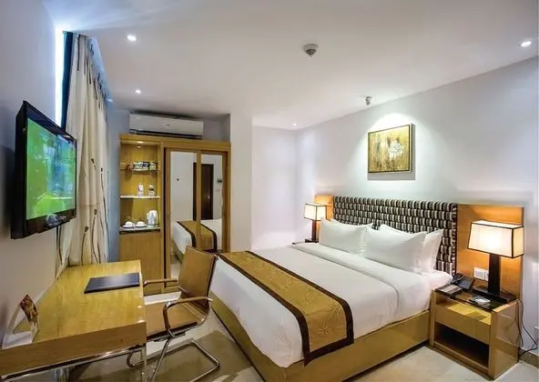 Canary Park Suite 2 connected Rooms